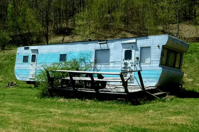 how to remove mobile home windows